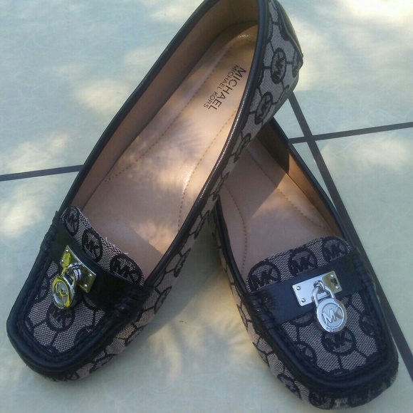 Michael Kors Women Shoe - Picture 5 of 5